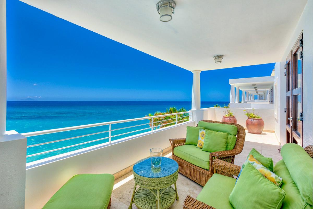 Pool Villa St Martin - Upstair balcony